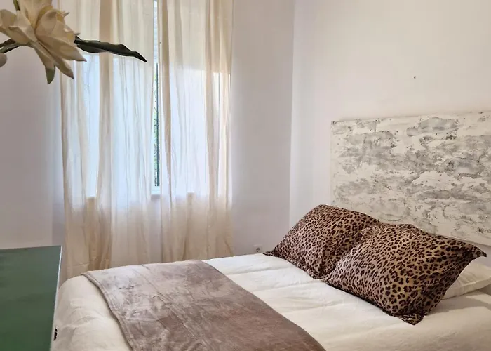 Calzada 10 * סביליה